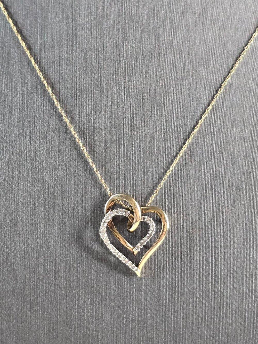 Womens Vintage Estate 10k Gold Diamond Heart Pendant Necklace  1.9g  E5124